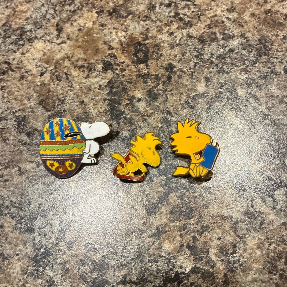 Vintage Peanuts Snoopy Woodstock Enamel Pin Set Easter Egg Reading 3 Piece Lot